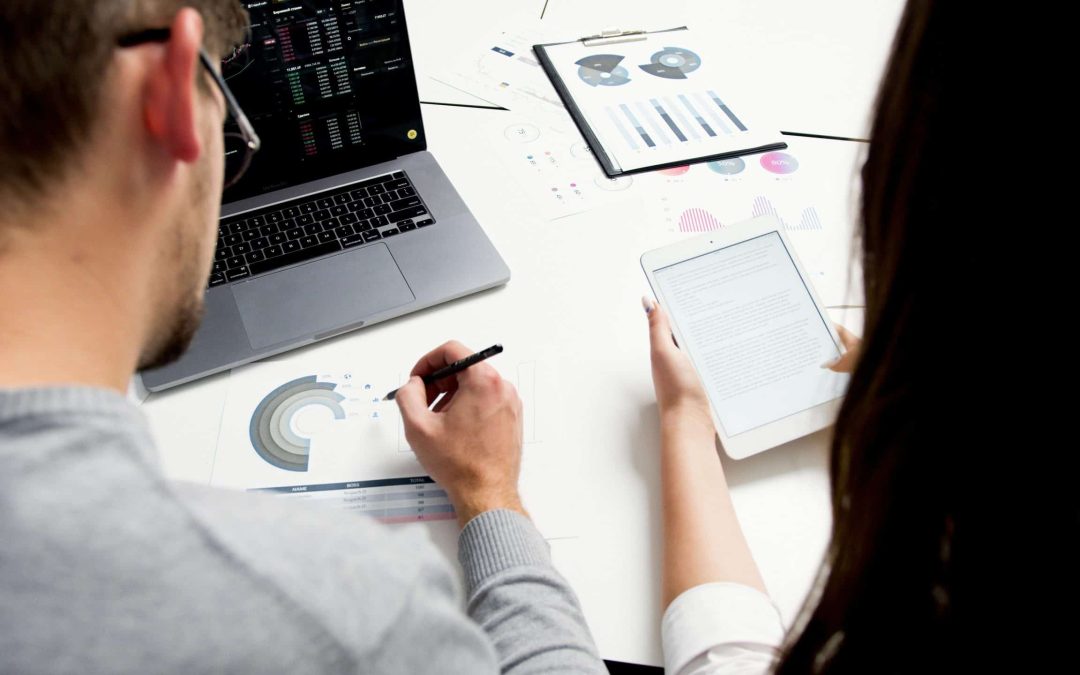 Visual explaining the difference between sales marketing and advertising